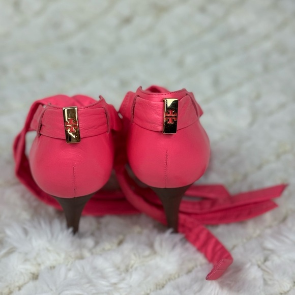 Tory Burch Pink Sandals with Elegant Straps - Picture 2 of 13